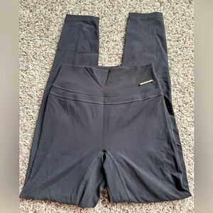 Whitney Simmons “it’s a beautiful day to be alive” Gymshark Leggings